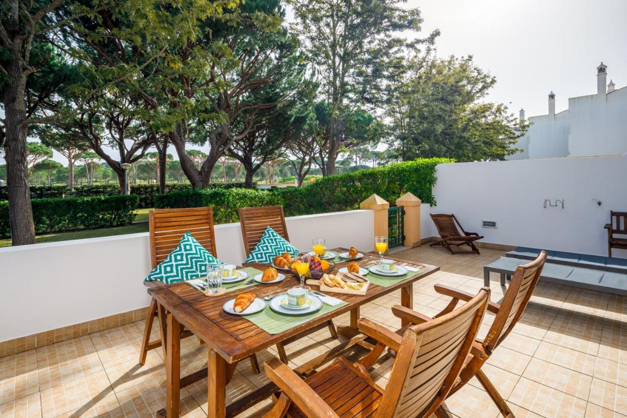Falésia Beach Villa by The Portuguese Butler Olhos de Agua  Extérieur photo