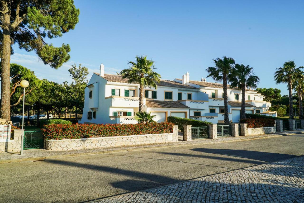 Falésia Beach Villa by The Portuguese Butler Olhos de Agua  Extérieur photo